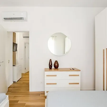 Apartment Lovely House